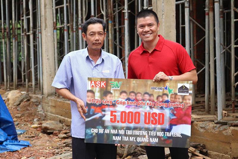 Hình ảnh chương trình từ thiện trao tặng “Góp kinh phí xây dựng trường” cho dự án nhà nội trú trường tiểu học Trà Leng, Nam Trà My, Quảng Nam